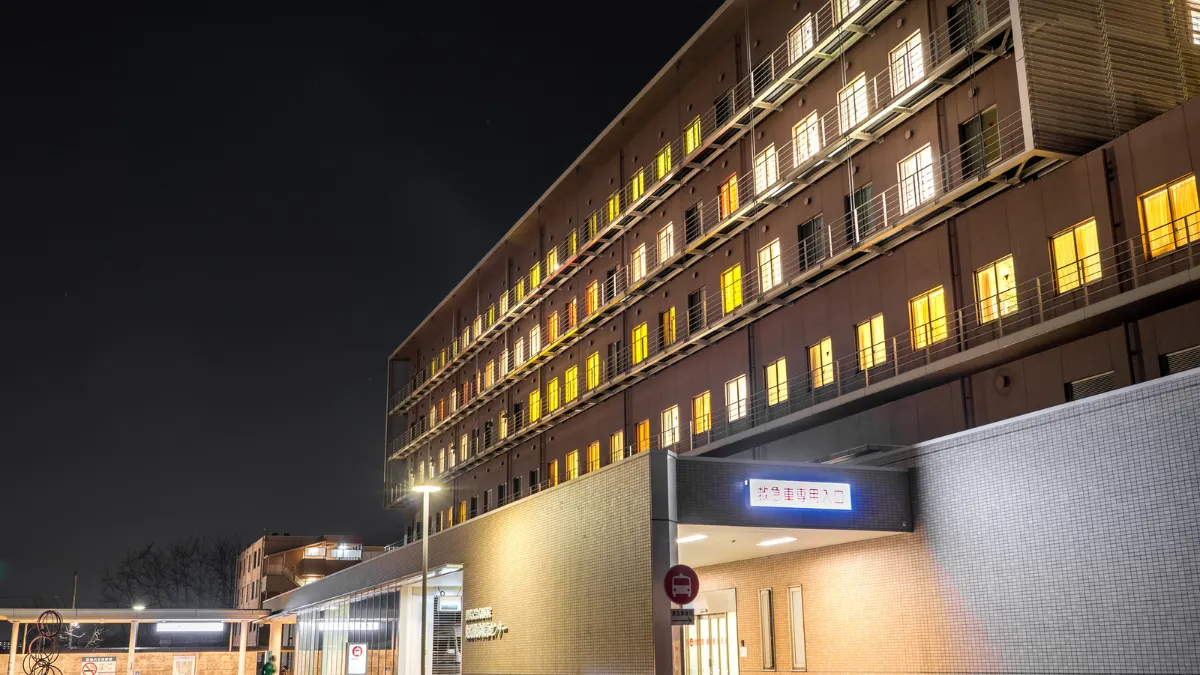 夜の病院