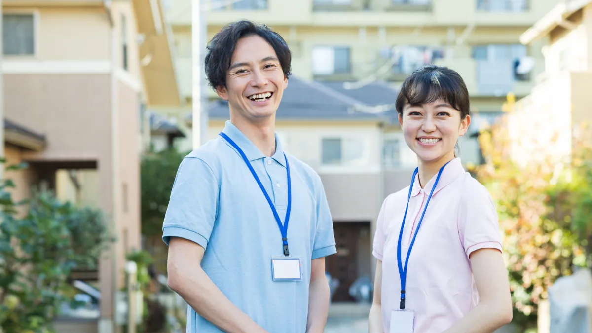 男女の訪問言語聴覚士