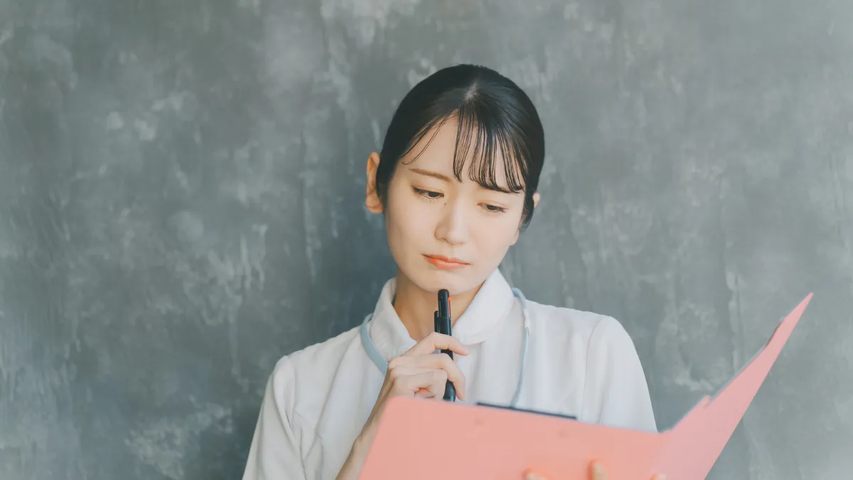 転職のタイミングを考える看護師