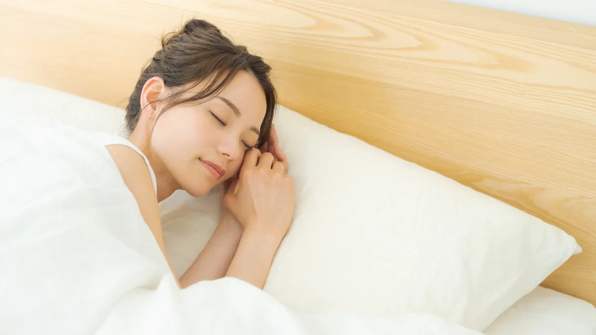 十分な休養をとる女性